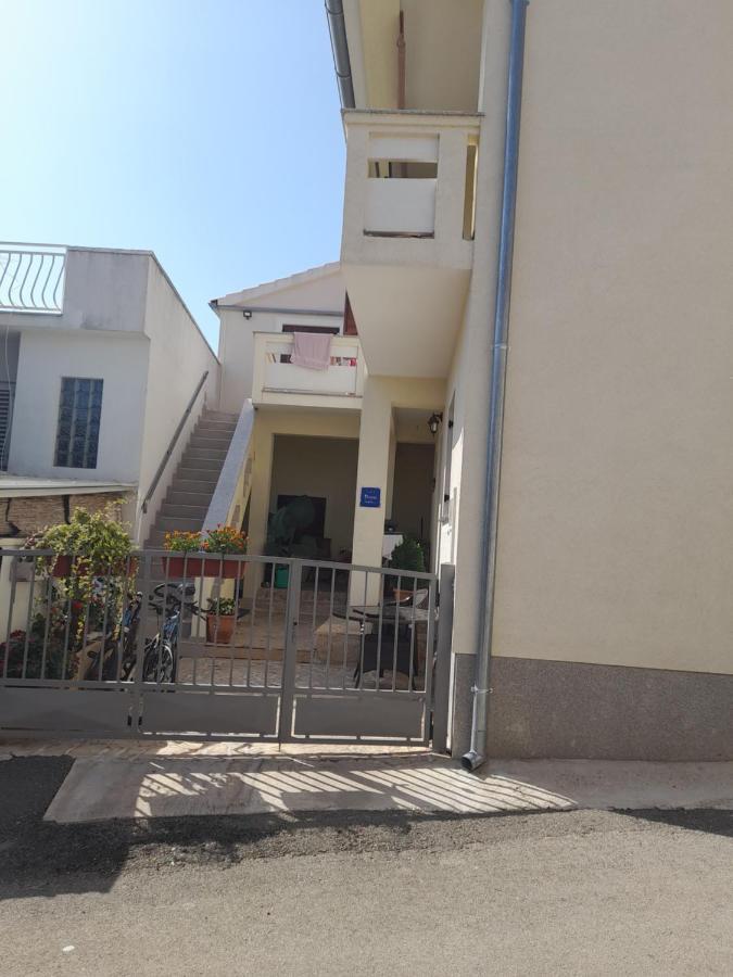 Apartment Dukic Sveti Filip i Jakov Exterior photo